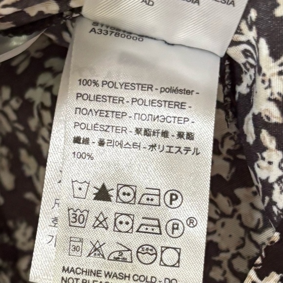 Levi’s| ‘Yvie’ Puff 3/4 Sleeve Smocked Cropped Blouse Floral Black Agate Sz XS - Picture 6 of 6